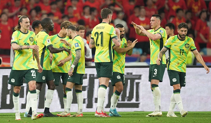 Australia củng cố vị trí thứ hai sau chiến thắng