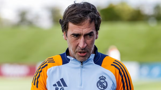 Raul Gonzalez quyết định rời Real Madrid sau 7 năm làm bóng đá trẻ tại CLB
