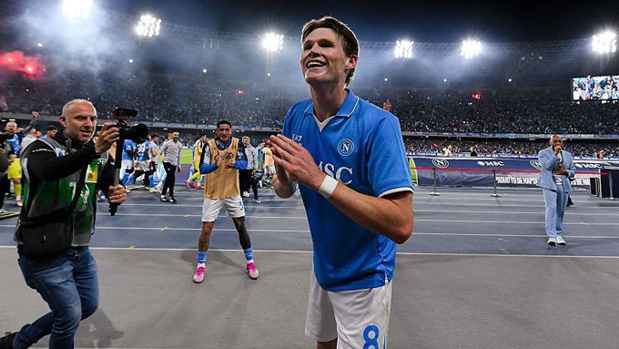 McTominay đến cảm ơn người hâm mộ