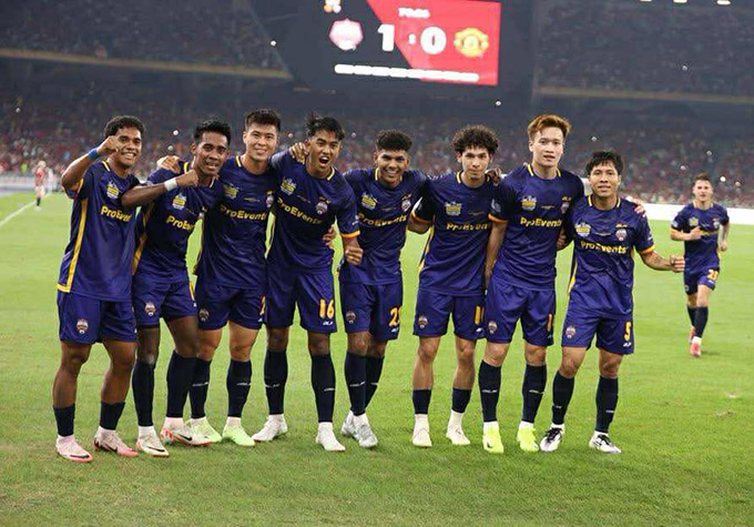 Cầu thủ ASEAN All Stars thắng MU