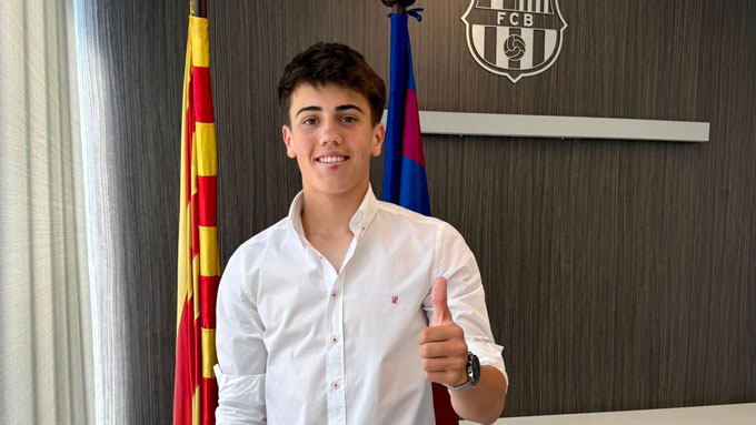 Tomas vừa ký hợp đồng chuyên nghiệp với Barca