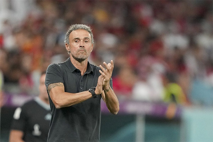 Luis Enrique có cơ hội bắt kịp Mourinho