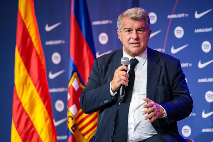 Barca cần nỗ lực hơn ở ngoài sân cỏ mùa tới