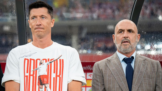 Lewandowski 'cạch mặt' HLV Michal Probierz