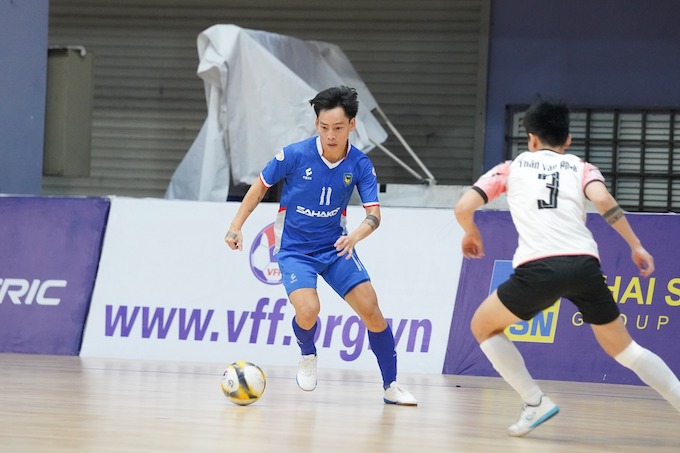 Cuộc so kè giữa Sahako (áo xanh) và Hà Nội diễn ra rất cân T ngang sức - Ảnh: CTV