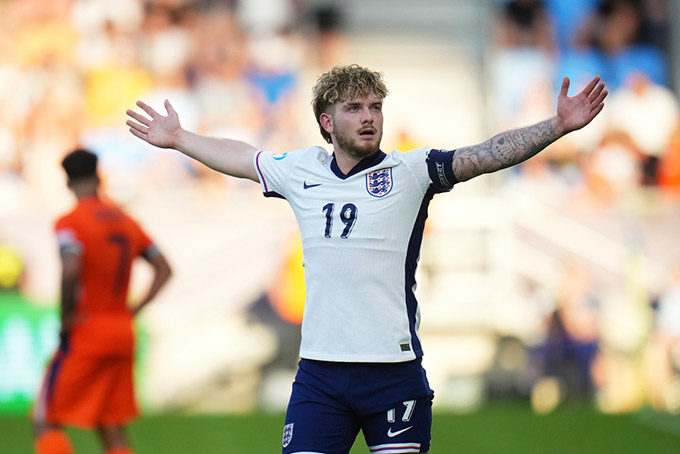 Harvey Elliott tỏa sáng ở giải đấu U21 châu Âu