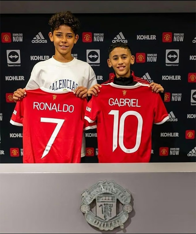 Gabriel được ví như "Tiểu Messi" và khiến Ronaldo đổ gục vì T năng xuất chúng