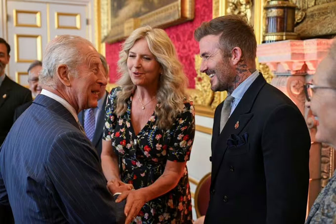 T sản của Vua Charles và Beckham cộng lại là 1,14 tỷ bảng