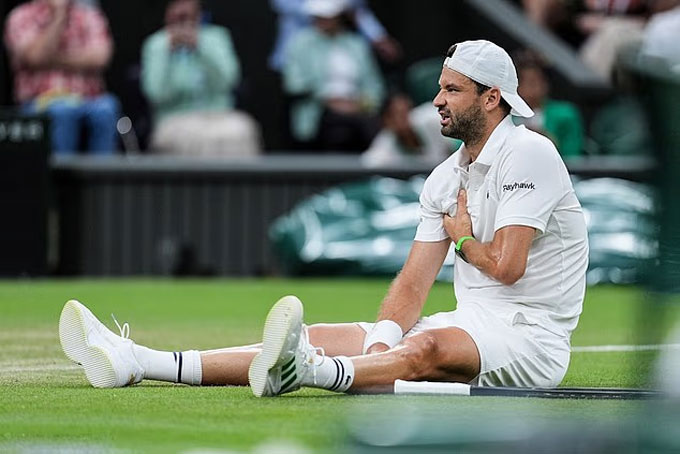 Dimitrov rút lui giữa trận tứ kết với Jannik Sinner vì chấn thương