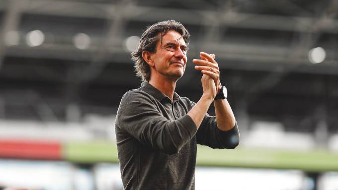 Lần đầu tiên sau 7 năm Brentford không được HLV Frank dẫn dắt