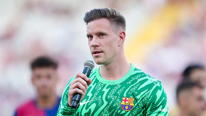 Ter Stegen được các đồng đội ủng hộ
