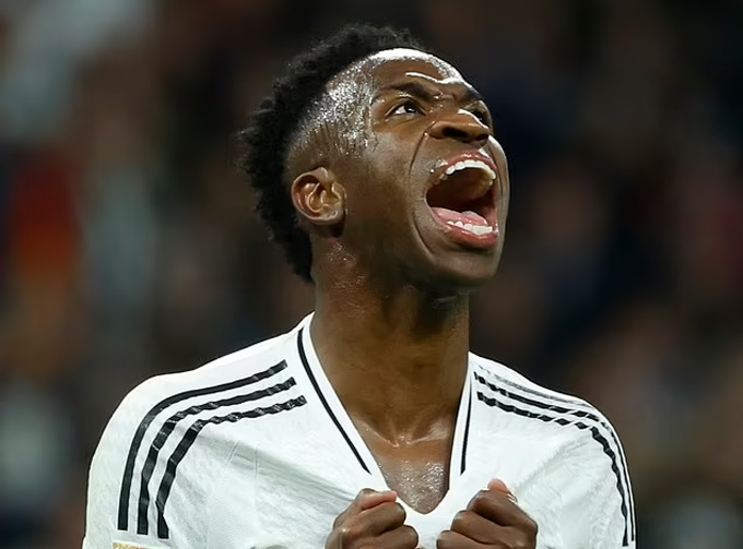 Vinicius Jr. trong màu áo Real