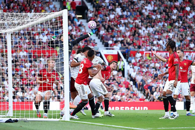 MU phải nhận bàn thua từ quả phạt góc của Arsenal