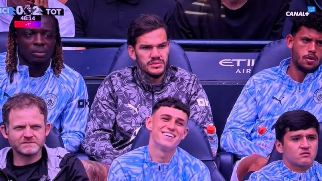 Foden bật cười sau khi Tottenham nhân đôi cách biệt