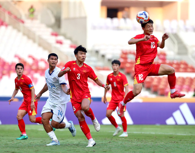 U23 Việt Nam (áo đỏ) đã chơi bóng bổng rất tốt tại giải U23 Đông Nam Á 2025. Ảnh: Anh Khoa