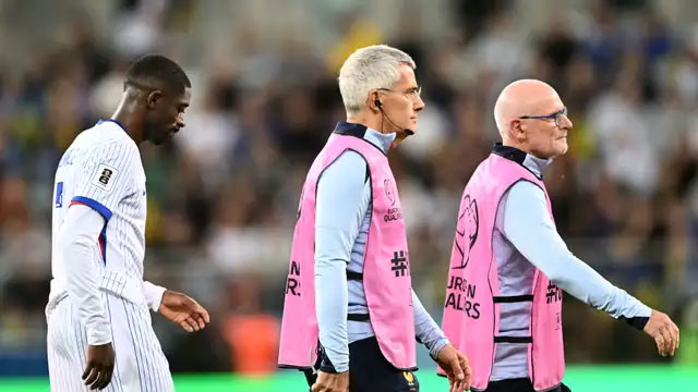 Ousmane Dembele vừa dính chấn thương khi chơi cho ĐT Pháp