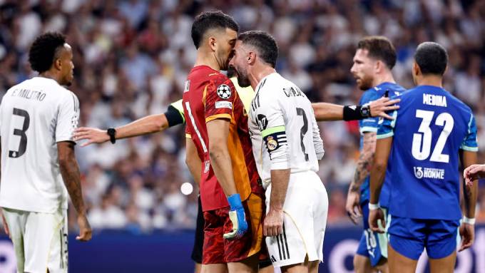 Dani Carvajal là cầu thủ Real Madrid mới nhất nhận thẻ đỏ