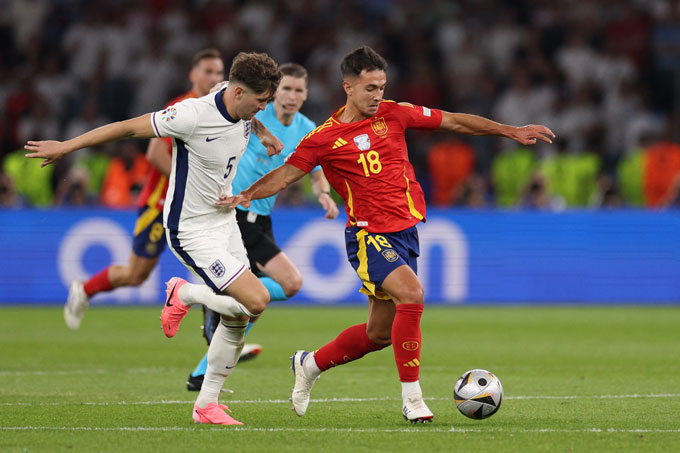 Zubimendi từng thay thế Rodri đá chính ở chung kết EURO 2024