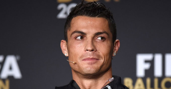 Nhiều fan bức xúc khi Ronaldo bị BTC Quả Bóng Vàng phớt lờ