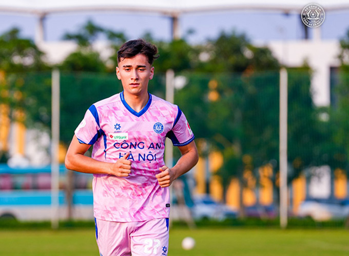 Brandon Ly mới có 1 trận đấu tại CLB Công an Hà Nội