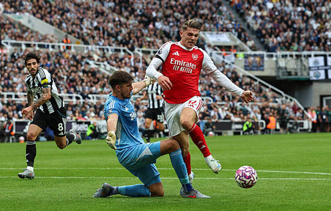 Pha bóng bị từ chối 11m của Arsenal