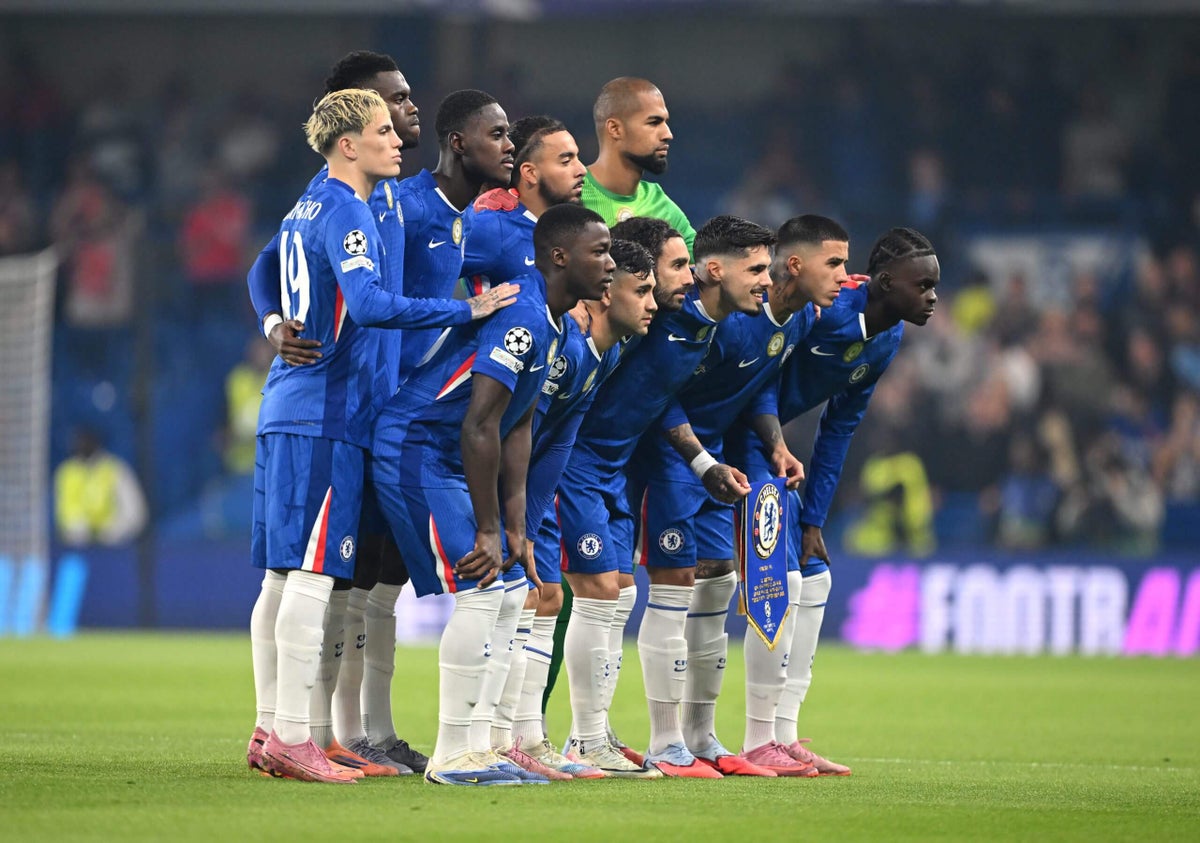 Chelsea hiện không có trung phong chất lượng dù đã bỏ cả tỉ bảng để chuyển nhượng