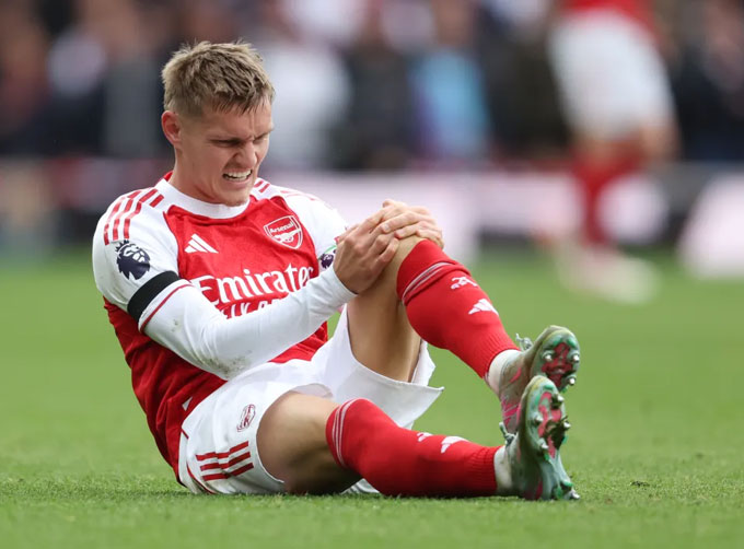 Odegaard gặp chấn thương ở trận gặp West Ham hôm 4/10