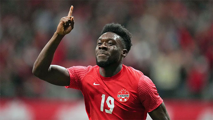 Davies sinh ra tại Ghana nhưng lại chọn cống hiến cho Canada