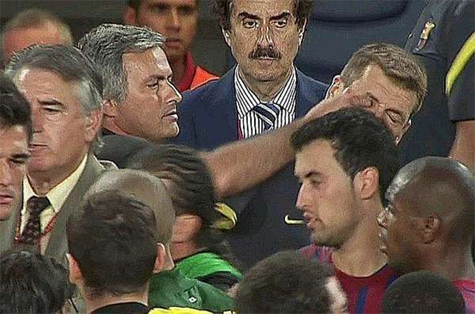 Một trong Top 5 vụ bê bối lớn nhất trong lịch sử El Clasico