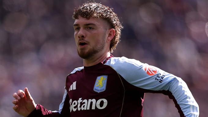 Harvey Elliott gây thất vọng ở Aston Villa