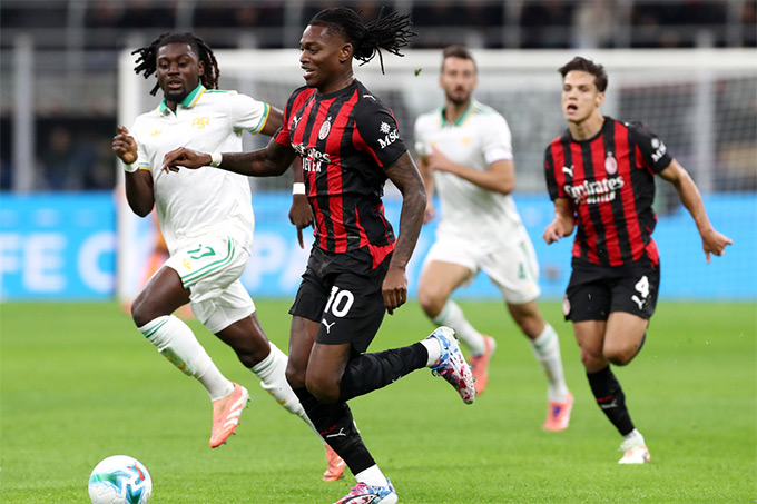 Leao và các đồng đội đang hướng đến mục tiêu cạnh tranh chức vô địch Serie A