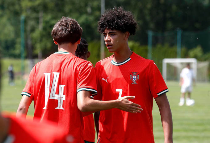 Cristiano Ronaldo Jr sẽ phải nỗ lực nhiều nếu muốn được như ông bố nổi tiếng