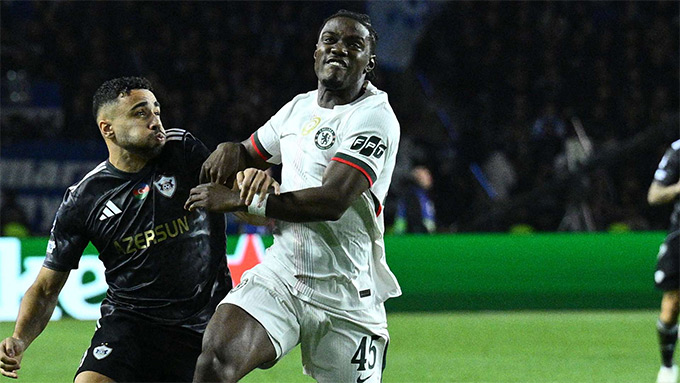 Hàng thủ hớ hênh khiến Chelsea trả giá