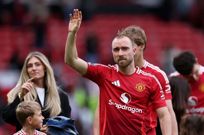 Eriksen từng có thời gian chơi bóng ở Anh cho MU