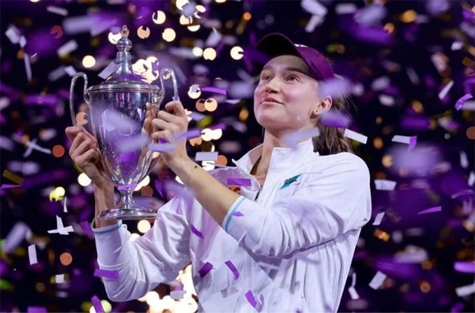 Rybakina nhờ đánh bại Sabalenka đã thu về khoản tiền thưởng kỷ lục