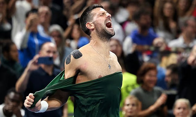 Djokovic đang bị chấn thương vai