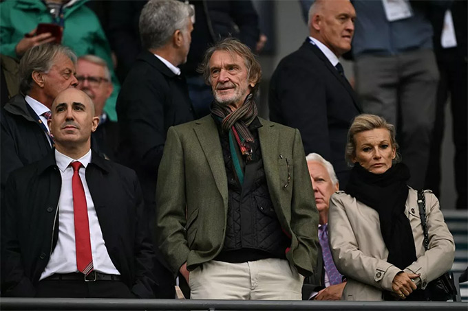 Cantona chỉ trích Sir Ratcliffe