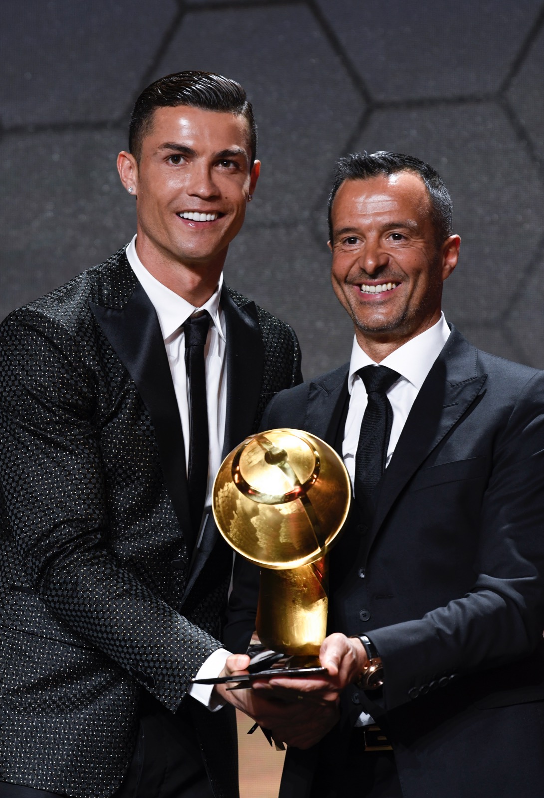 Nhóm lợi ích giữa MU và Mendes khởi nguồn từ thương vụ Cristiano Ronaldo