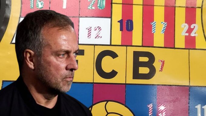 Barca của HLV Hansi Flick chuẩn bị bước vào một tháng đầy chông gai.
