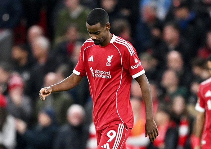 Isak đã thất bại trong cả 4 trận đá chính ở Premier League mùa này trong màu áo Liverpool