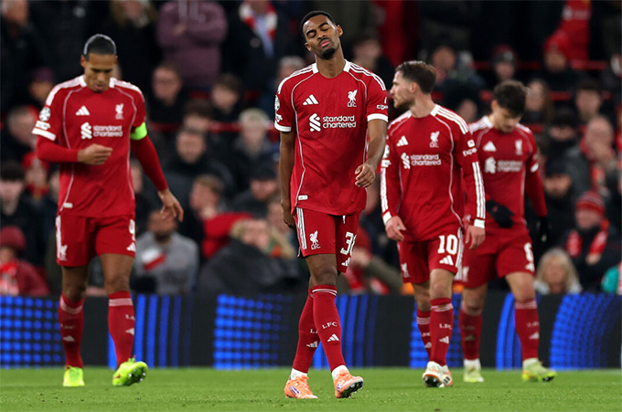 Pháo đài Anfield liên tục bị đánh sập