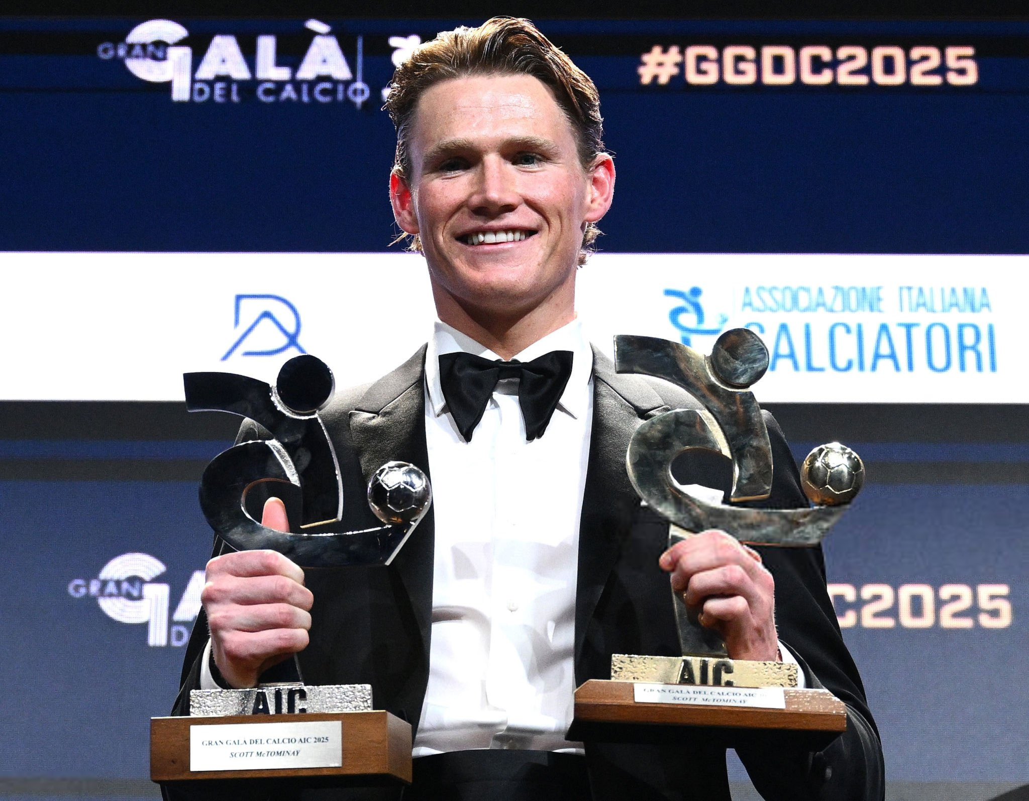 McTominay giành thêm một giải thưởng