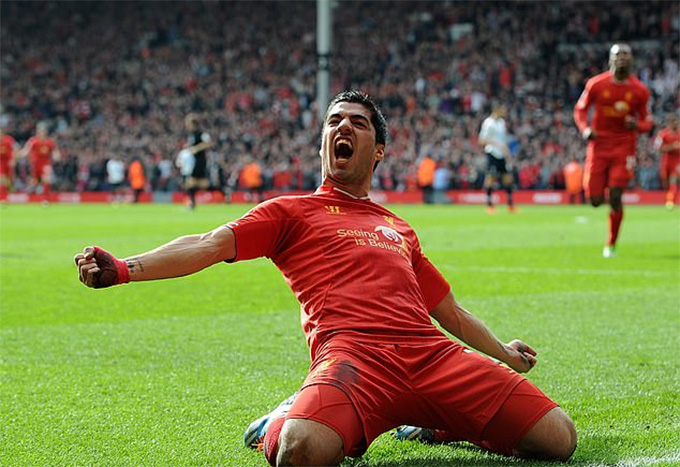 Suarez ở lại thêm 1 năm, trước khi sang Barca