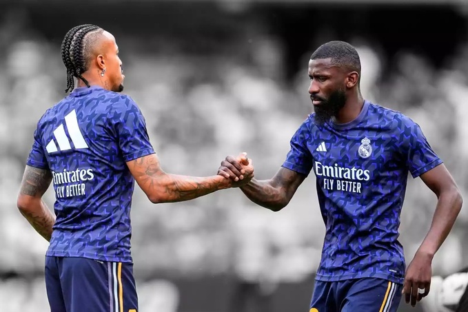 Cặp trung vệ lão luyện Militao - Rudiger đang tạo nên bức tường thép trước khung thành Real Madrid.