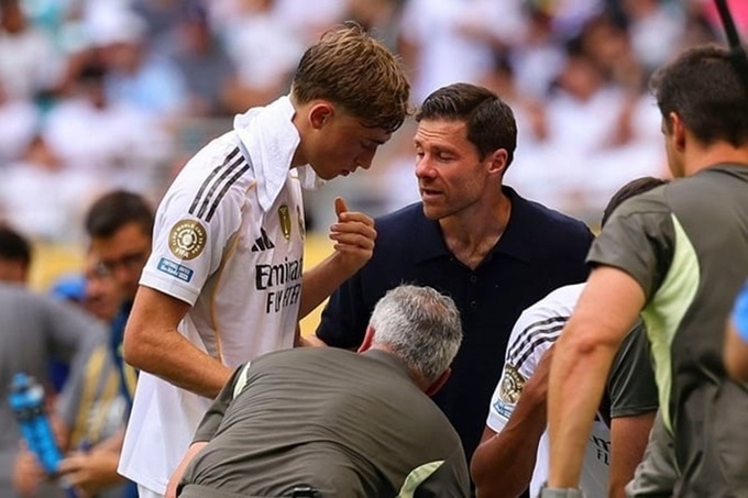 Điều tích cực là HLV Xabi Alonso vẫn đánh giá rất cao Huijsen.