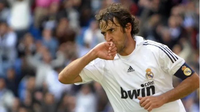 "Chúa nhẫn" Raul được nhắm đến sau khi phương án chọn Zinedine Zidane được bỏ qua