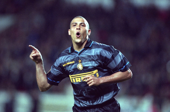 Ronaldo đến Serie A đầu quân cho Inter ở thời kỳ rực rỡ nhất