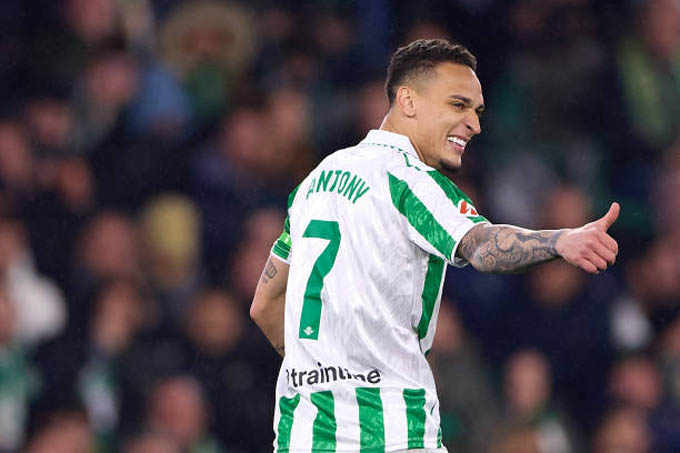 Antony ở Betis như "cá gặp nước"