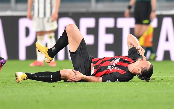 Ibra cũng có lúc bị đánh gãy xương sườn