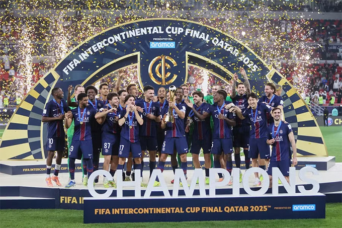 PSG của Luis Enrique đã lên ngôi nhờ bản lĩnh